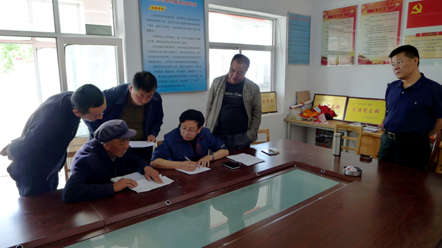 民建兰州市委调研帮扶村脱贫攻坚工作_副本.png